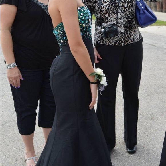 PROM DRESS - Picture 6 of 7